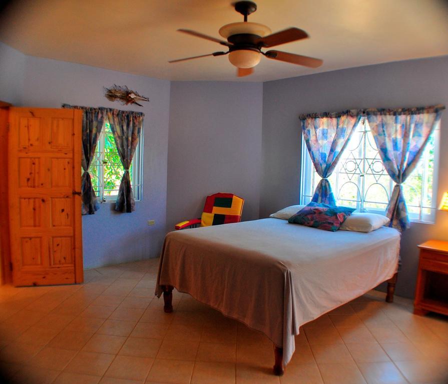 Jah Freedom Hotel Negril Værelse billede