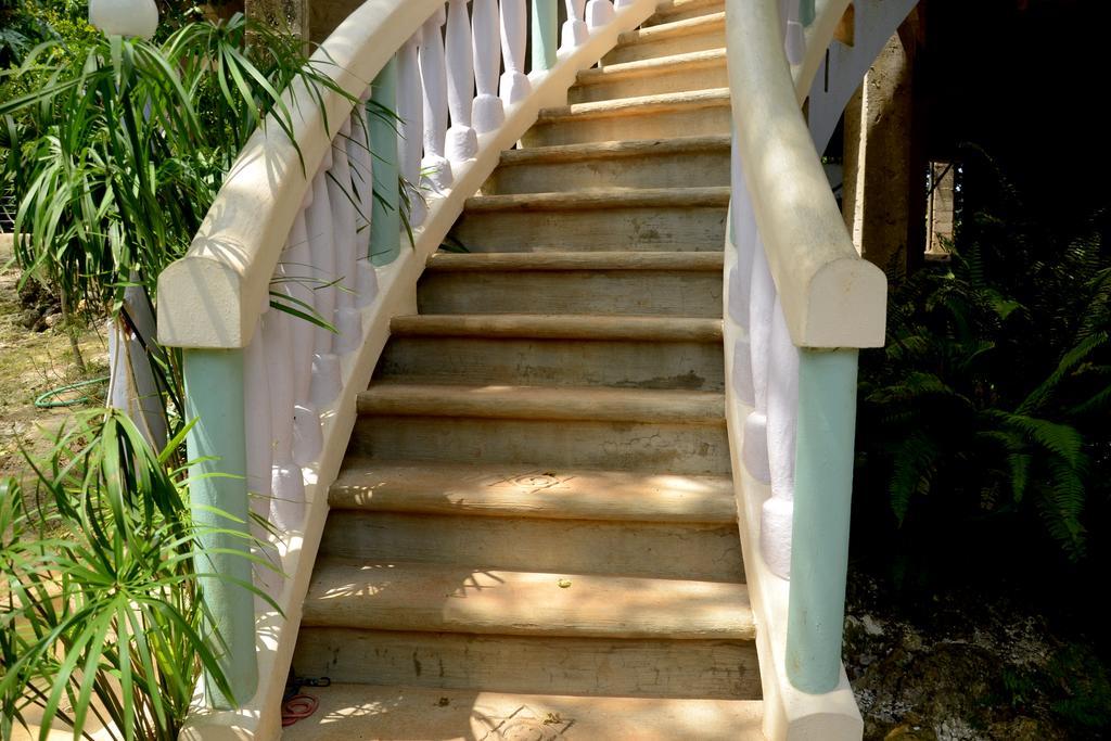 Jah Freedom Hotel Negril Eksteriør billede